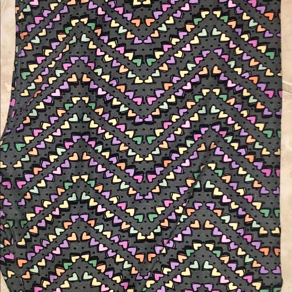 LuLaRoe TC Multicolor Heart Leggings